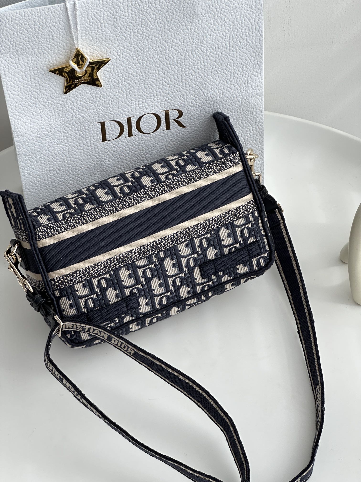 Сумка Christian Dior через плечо