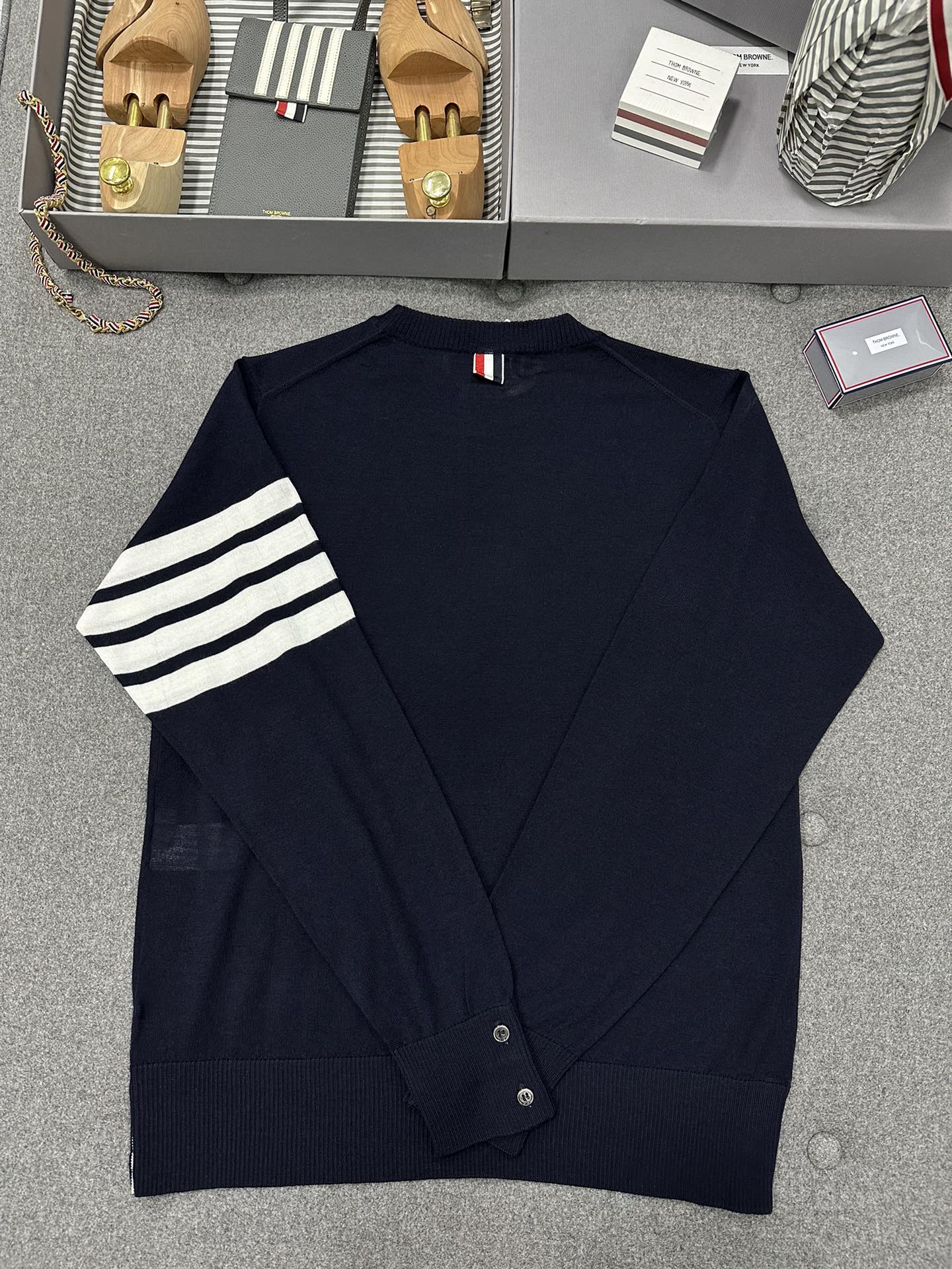 톰브라운 남성 니트 129807 Thom Browne Knit 썸네일 이미지
