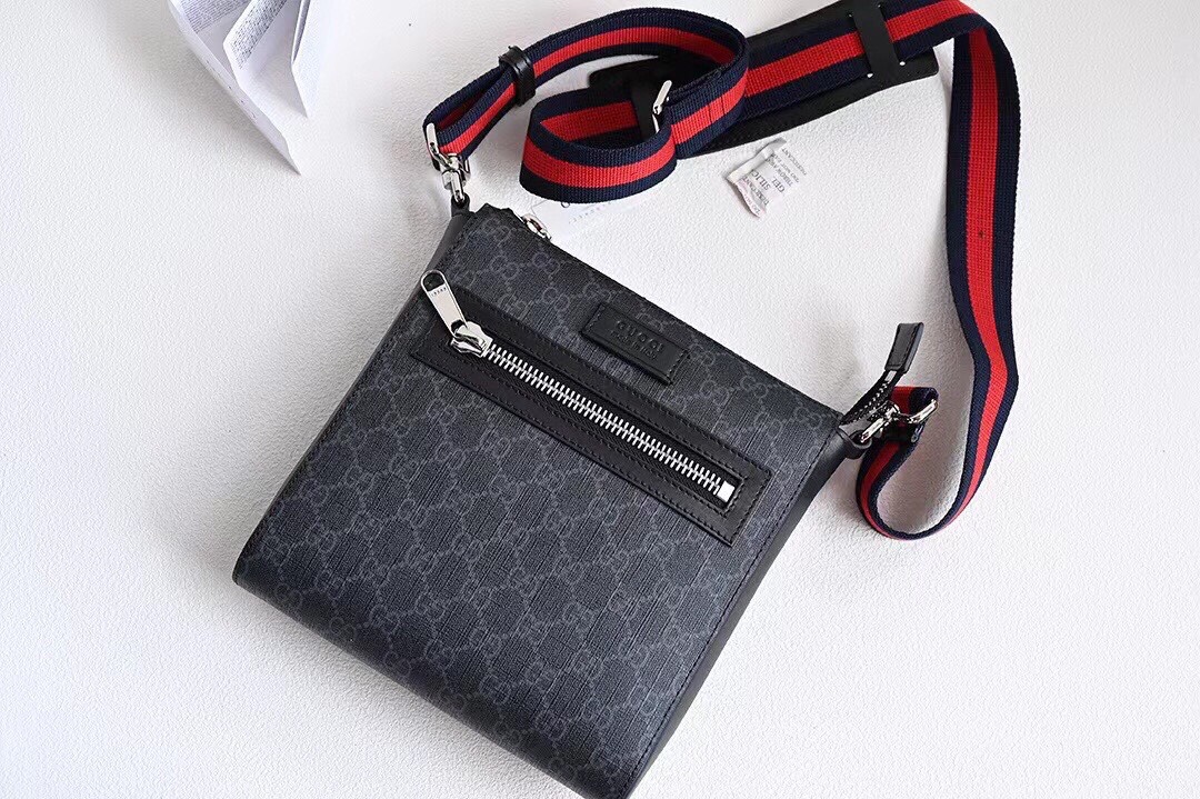 Gucci Supreme Bolso Mensajero de Lona Gris Oscuro con Detalles de Cuero