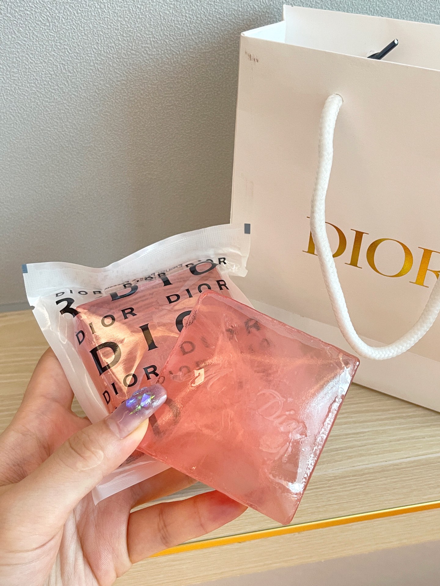 The Miss Dior scented soap produces a delicate, silky lather that gently - Perfume 7