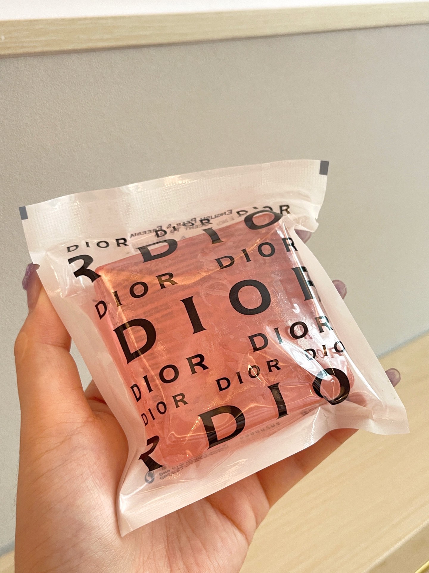 The Miss Dior scented soap produces a delicate, silky lather that gently - Perfume 5