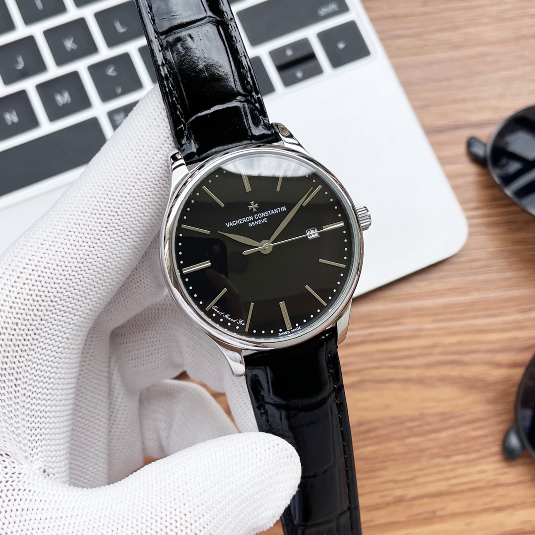 -白皮550金570钢带加20
💫💫实物拍摄
品牌：江诗丹顿 -Vacheron Constantin  
类型：[酷]男士腕表
表壳：316精钢
表带：真牛皮/316精钢
机芯：西铁城8215全自动机械机芯
玻璃：高级强化镀膜镜面
尺寸：直径40mm，厚度12.5mm