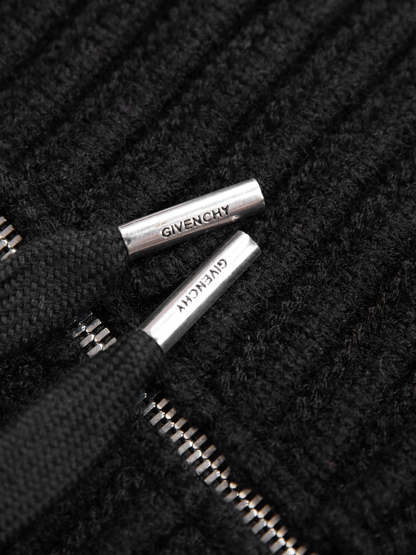 Givenchy Wool Sweater with Embroidered Castle Zipper – Elegant and Lightweight Fashion - 图片 6
