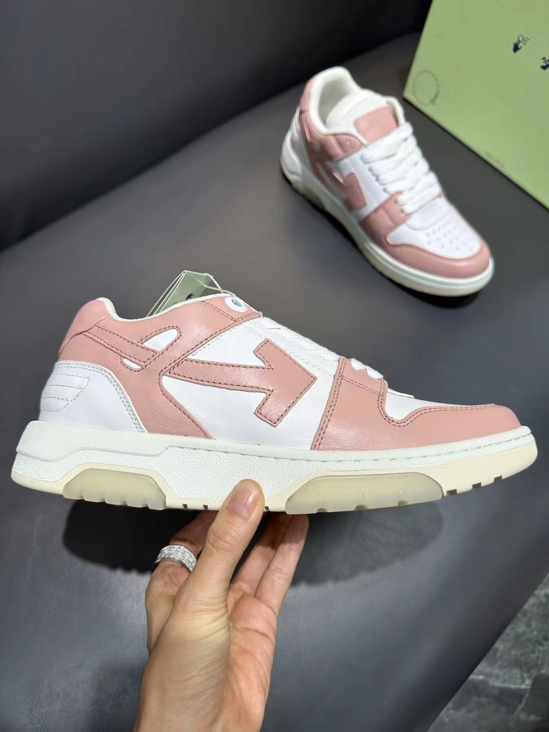 350Off-White New Decorated Arrowhead Spelling Colour Co-ed Lace-up Sneakers Marca americana OFF-WHIT