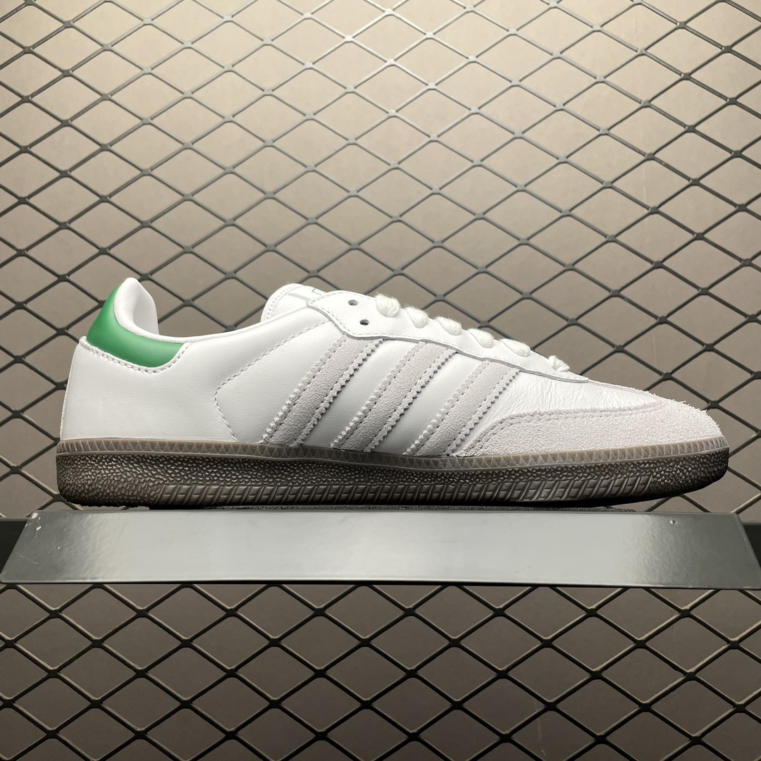 KITH x AD 阿迪 Samba 桑巴 联名款低帮休闲板鞋 FX5398 零售平台专供 全鞋身采用头层牛皮 包括鞋舌也是头层皮 私模大底 3