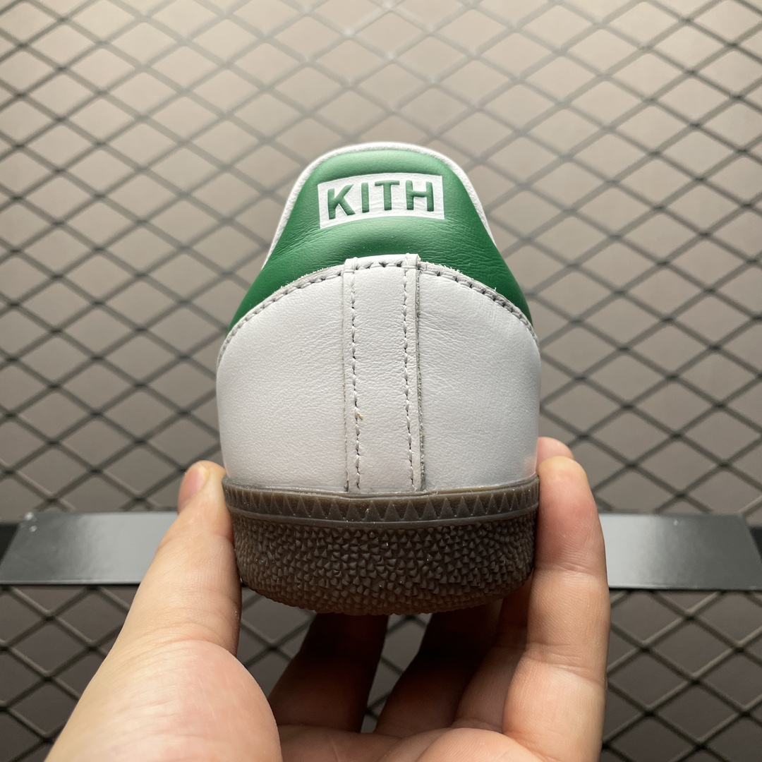 KITH x AD 阿迪 Samba 桑巴 联名款低帮休闲板鞋 FX5398 零售平台专供 全鞋身采用头层牛皮 包括鞋舌也是头层皮 私模大底 2