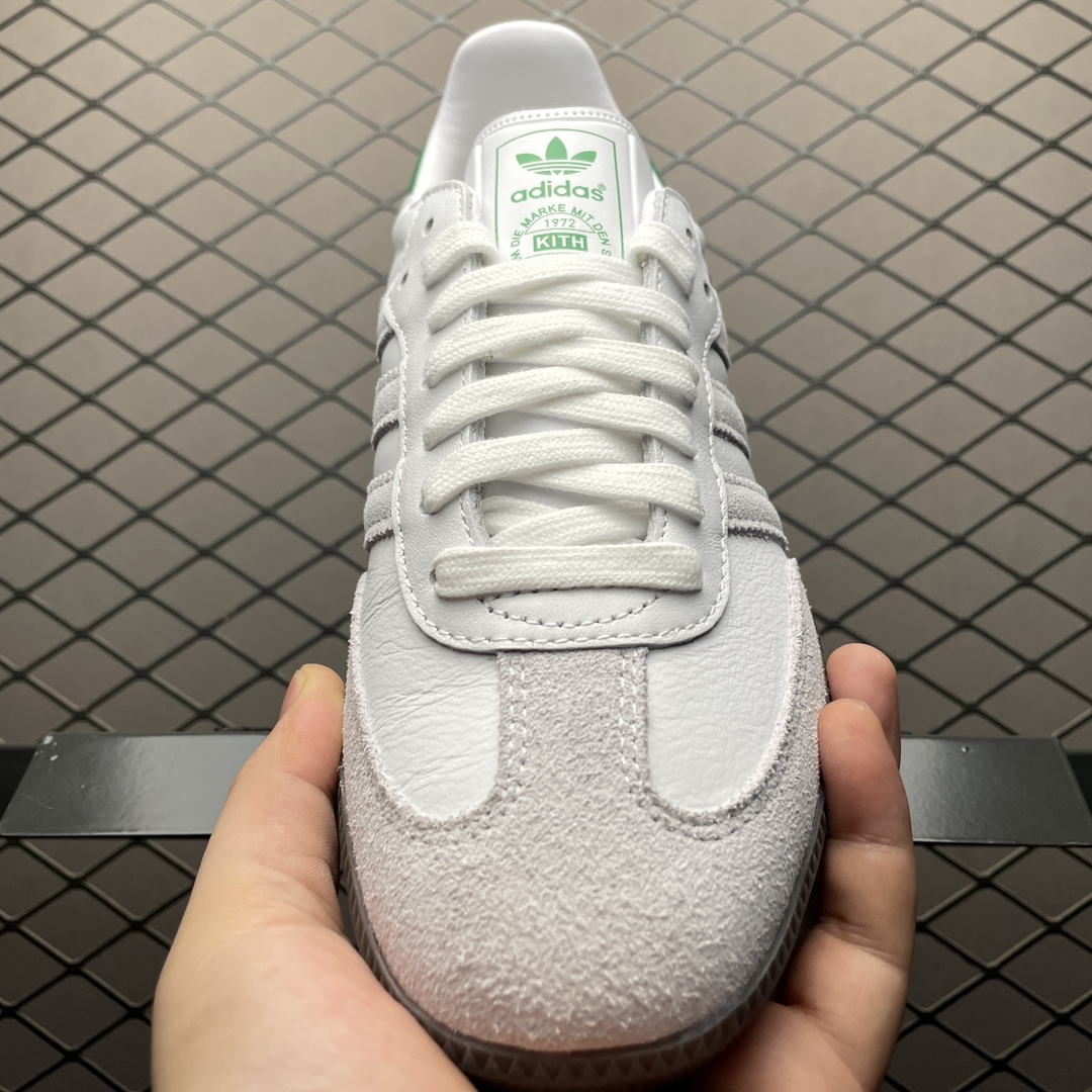 KITH x AD 阿迪 Samba 桑巴 联名款低帮休闲板鞋 FX5398 零售平台专供 全鞋身采用头层牛皮 包括鞋舌也是头层皮 私模大底 9