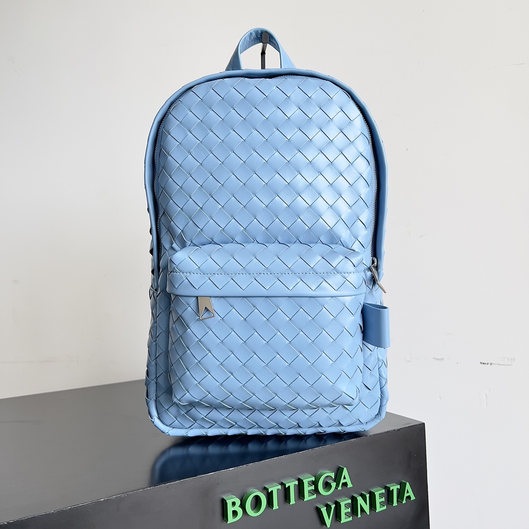 Bottega Veneta Trumpet~Hurricane Blue
