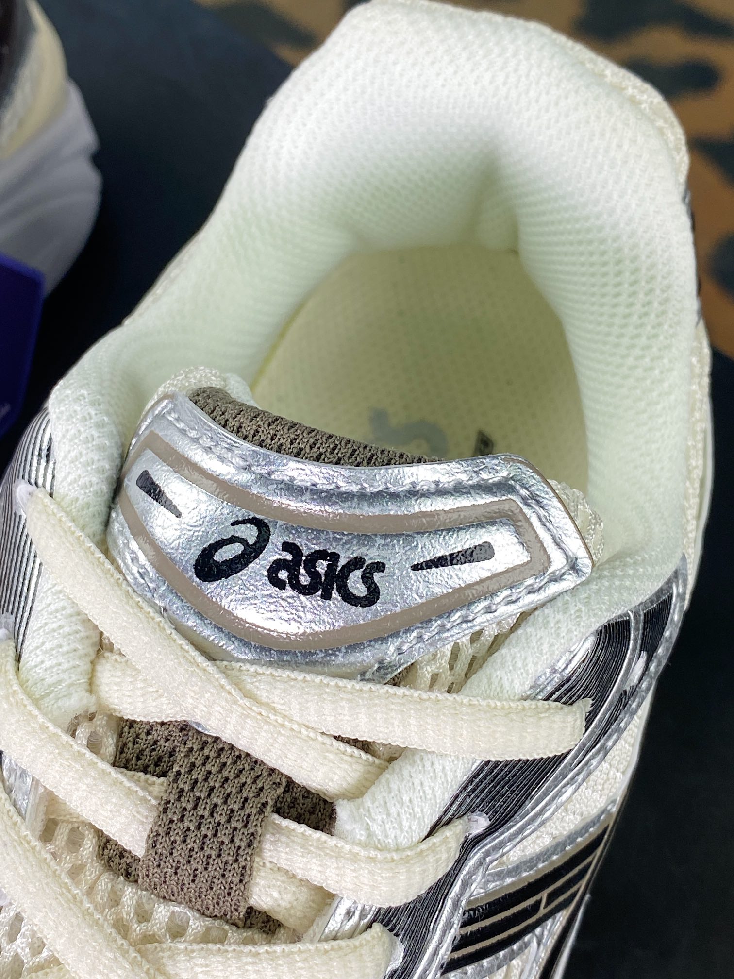 220 ASICS Gel Kayano 14"Silver White/Milk/Navy"系列跑步鞋“太空银奶白黑咖啡棕”1201A019-108