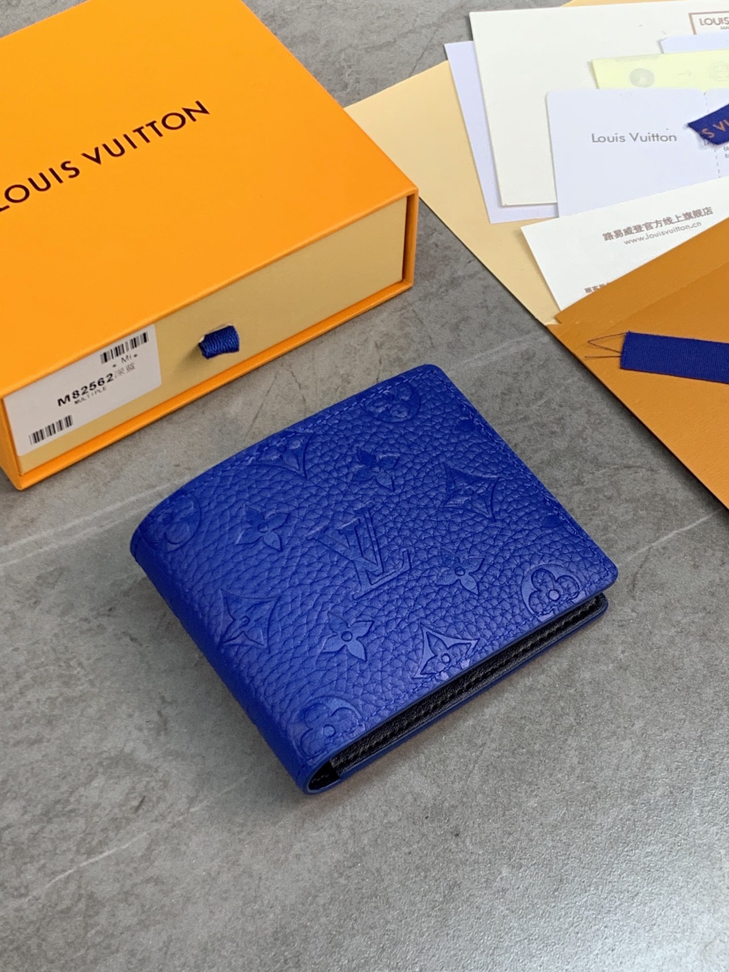 Louis Vuitton Online
 Wallet Blue Dark Taurillon M82562
