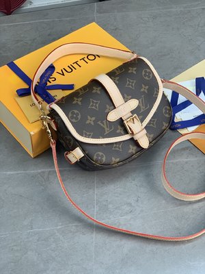 Louis Vuitton LV Saumur Handbags Saddle Bags Monogram Canvas Cowhide Mini M46740