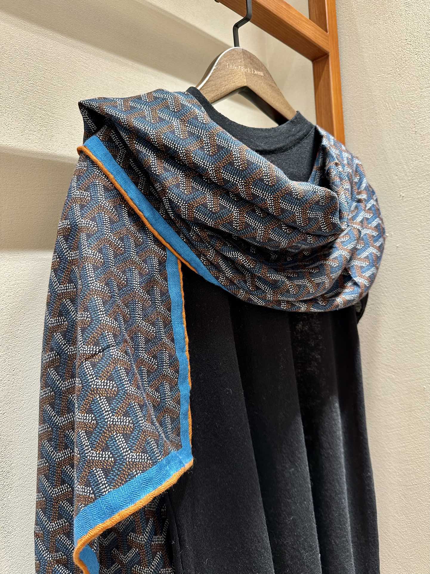 💟补单上新❤️经典大气 永不出错的一个款式 重磅来袭❤️ 强烈推荐🧱Goya 丝绒长巾 【高端双面同色】