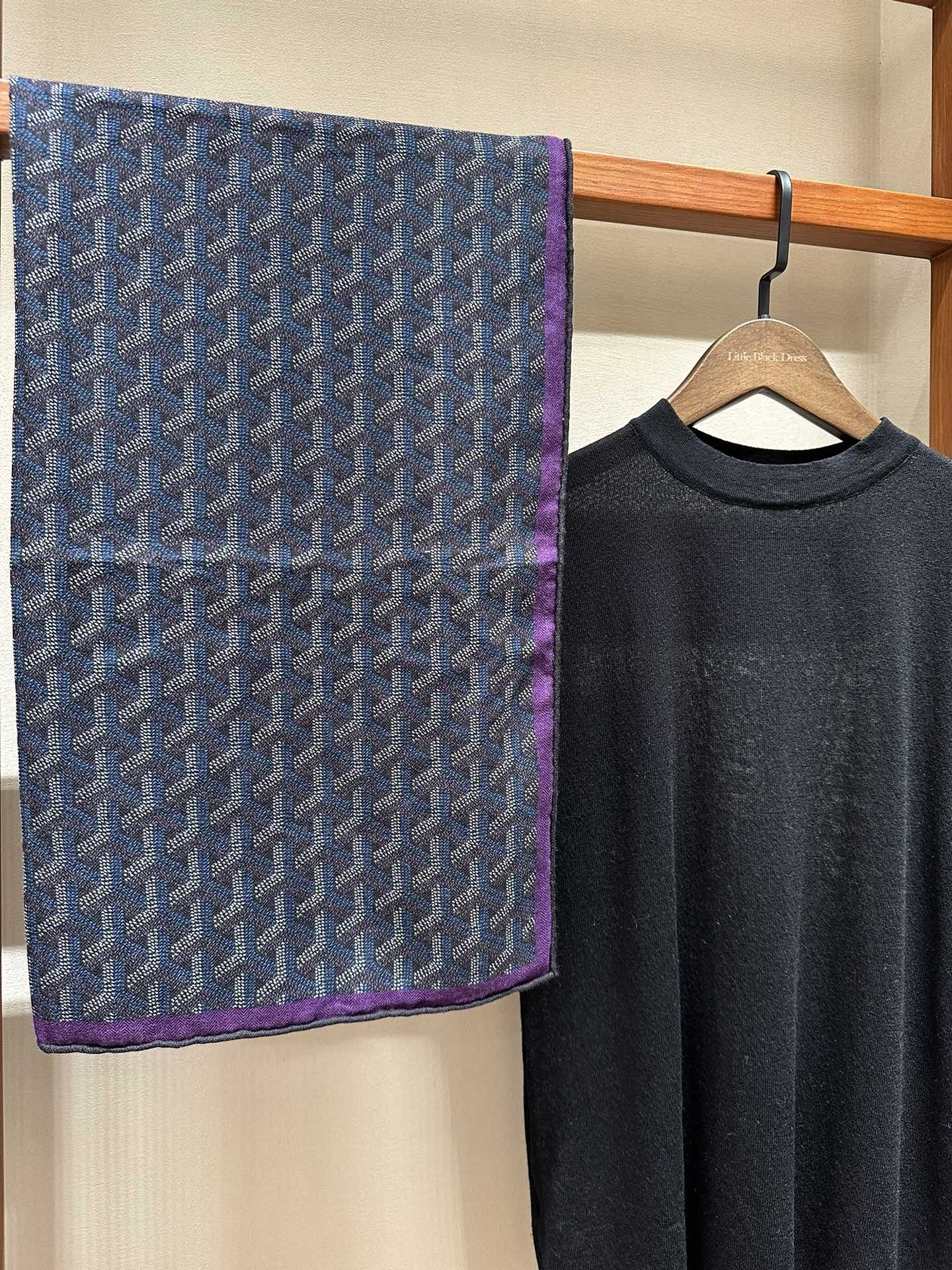 💟贵紫 贵紫 以紫为贵上新❤️经典大气 永不出错的一个款式 重磅来袭❤️ 强烈推荐🧱Goya 丝绒长巾 