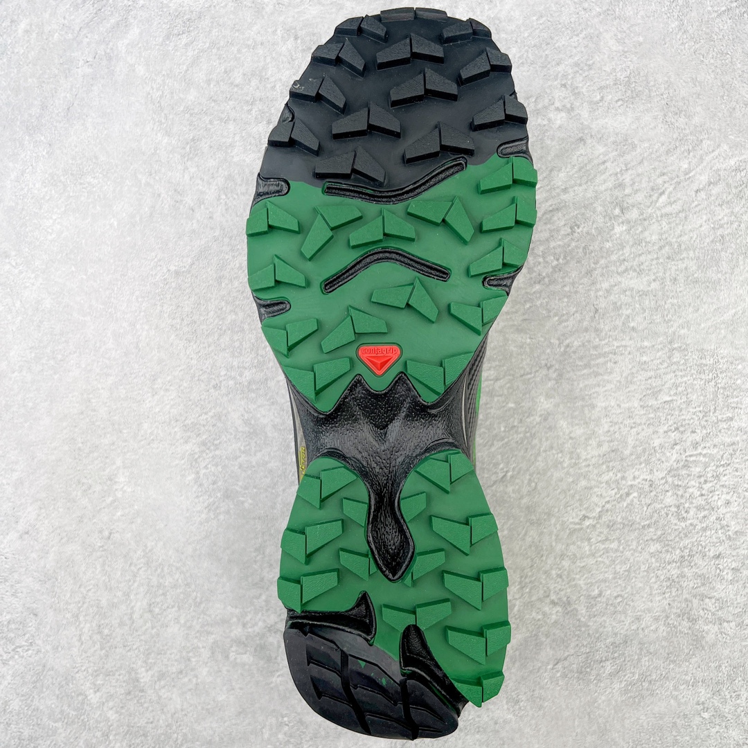 图片[9]-＃GX/绿X Salomon XT-4 OG Advanced 萨洛蒙系列低帮城市越野机能透气休闲运动鞋 鞋舌处附有迷你网眼袋收纳鞋绳以及下方的多色 Logo 标签 接着搭载奶油色 ACS 技术中底以及金色 TPU 塑料部件提升鞋款耐用性 中底与鞋面之间饰有海蓝色条状细节有效增添鞋款层次 最后应用黑色 Contragrip Chevron 外底完成鞋款设计 这次配色颇为高调 两款配色均以绚丽的渐变设计呈现 一款以粉紫渐变主打 另一款以黄绿渐变呈现 视觉效果相当吸睛 鞋面的使用玻璃纤维覆盖物加固 并通过细绳扣系带系统进行锁定 Salomon 的品牌logo 出现在脚后跟和前掌部位 中底虽然偏薄 但非常耐用 与模压塑料ACS 框架以及致密AC2 Muscle 鞋底单元结合 能够提供出色的支撑力和缓冲性 尺码：36 36.5 37.5 38 38.5 39 40 40.5 41 42 42.5 43 44 44.5 45-选品中心