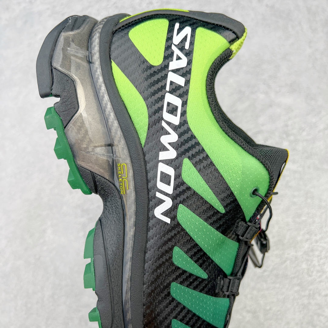 图片[6]-＃GX/绿X Salomon XT-4 OG Advanced 萨洛蒙系列低帮城市越野机能透气休闲运动鞋 鞋舌处附有迷你网眼袋收纳鞋绳以及下方的多色 Logo 标签 接着搭载奶油色 ACS 技术中底以及金色 TPU 塑料部件提升鞋款耐用性 中底与鞋面之间饰有海蓝色条状细节有效增添鞋款层次 最后应用黑色 Contragrip Chevron 外底完成鞋款设计 这次配色颇为高调 两款配色均以绚丽的渐变设计呈现 一款以粉紫渐变主打 另一款以黄绿渐变呈现 视觉效果相当吸睛 鞋面的使用玻璃纤维覆盖物加固 并通过细绳扣系带系统进行锁定 Salomon 的品牌logo 出现在脚后跟和前掌部位 中底虽然偏薄 但非常耐用 与模压塑料ACS 框架以及致密AC2 Muscle 鞋底单元结合 能够提供出色的支撑力和缓冲性 尺码：36 36.5 37.5 38 38.5 39 40 40.5 41 42 42.5 43 44 44.5 45-选品中心