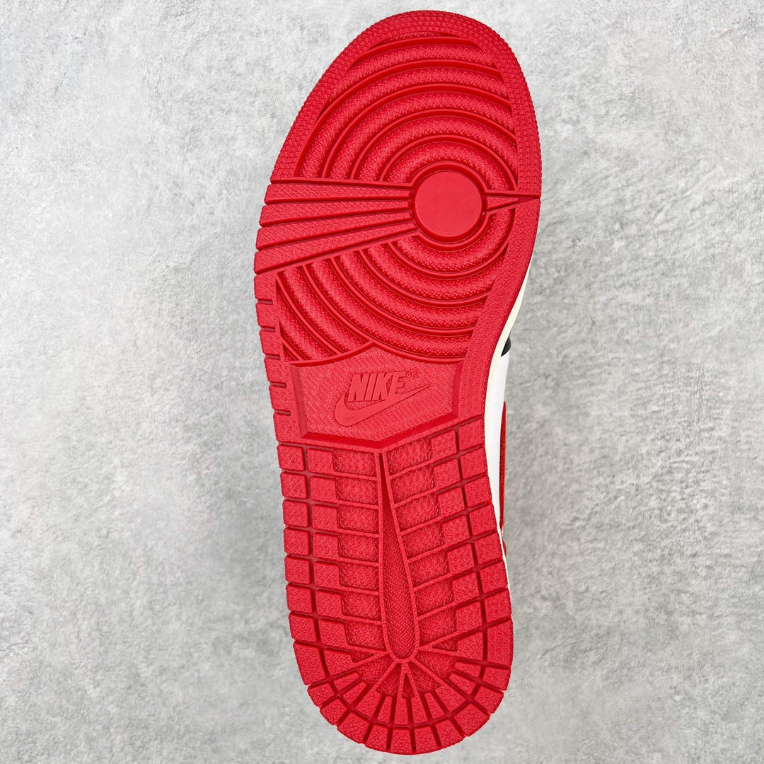 图片[9]-＃KZ神版莞产 Air Jordan AJ1 Retro 六冠王黑红 555088-112 外贸特供批次 终端控货优势输出 新配色不断更新开发 市场中端王者 全套原纸板楦头开发 确保原汁原味 完美呈现一代版型 一比一鞋头弧度高度鞋身弧度 此版本只针对中端市场 细节品控鞋型随意秒杀市面同价位 鞋型完美 不臃肿别扭 头层皮料加持 用料绝不含糊 进口玻璃冲刀皮料裁剪零毛边 电脑针车工艺 超高鞋面清洁度 最高QC检验标准 控制溢胶瑕疵 原盒原配 飞翼3D高频深度立体 工艺方面大到整体鞋型 漏斗收腰 底线拉帮 LOGO立体程度 小到针眼排布 载片对称 冲孔效果 鞋标规范 鞋垫背胶等等 无一不是口碑收割 每双都是一个回头客 尺码：36 36.5 37.5 38 38.5 39 40 40.5 41 42 42.5 43 44 44.5 45 46 47.5-选品中心