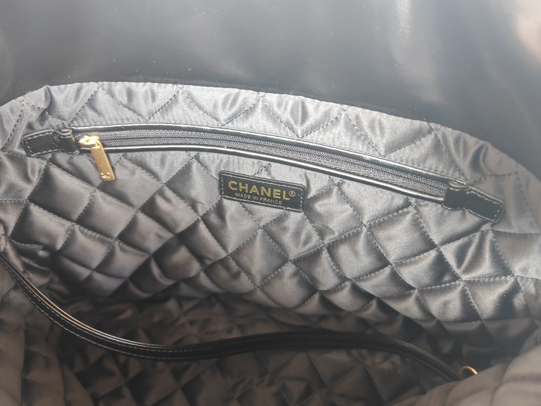 品牌:Chanel型号:AS3260简介:质量,经典之作,华丽与气质的前沿,是你意想不到的尊贵 9
