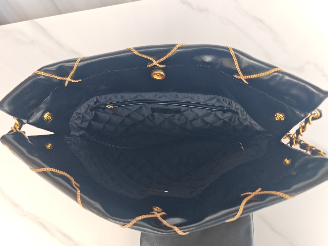 品牌:Chanel型号:AS3260简介:质量,经典之作,华丽与气质的前沿,是你意想不到的尊贵 6