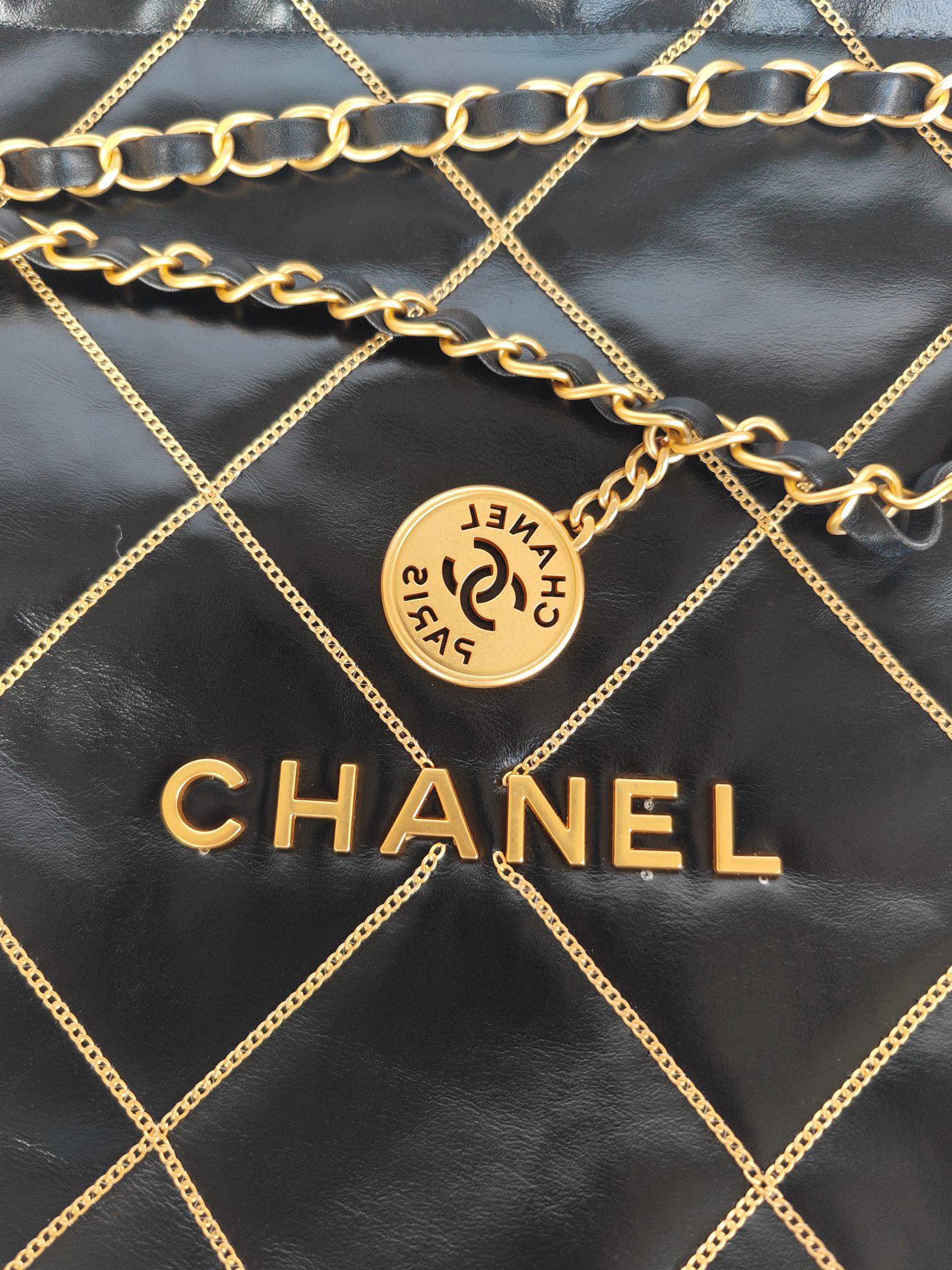 品牌:Chanel型号:AS3260简介:质量,经典之作,华丽与气质的前沿,是你意想不到的尊贵 7