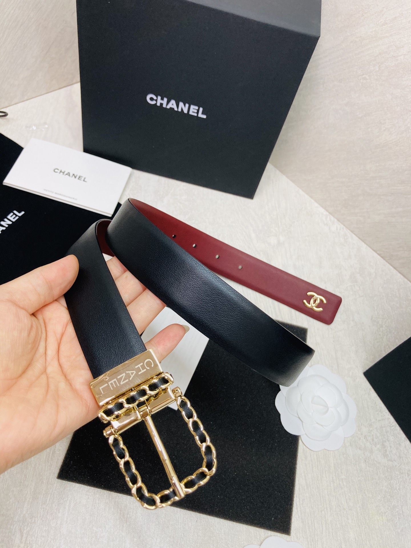 chanel23s原版小牛皮金色金属与小牛皮白与土黄旋转五金一带两用简单优雅知性的搭配3.0cm精品