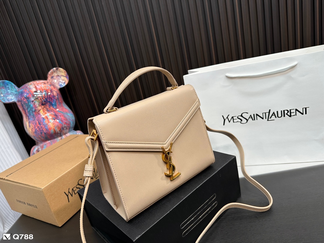 Yves Saint Laurent Messenger Bags