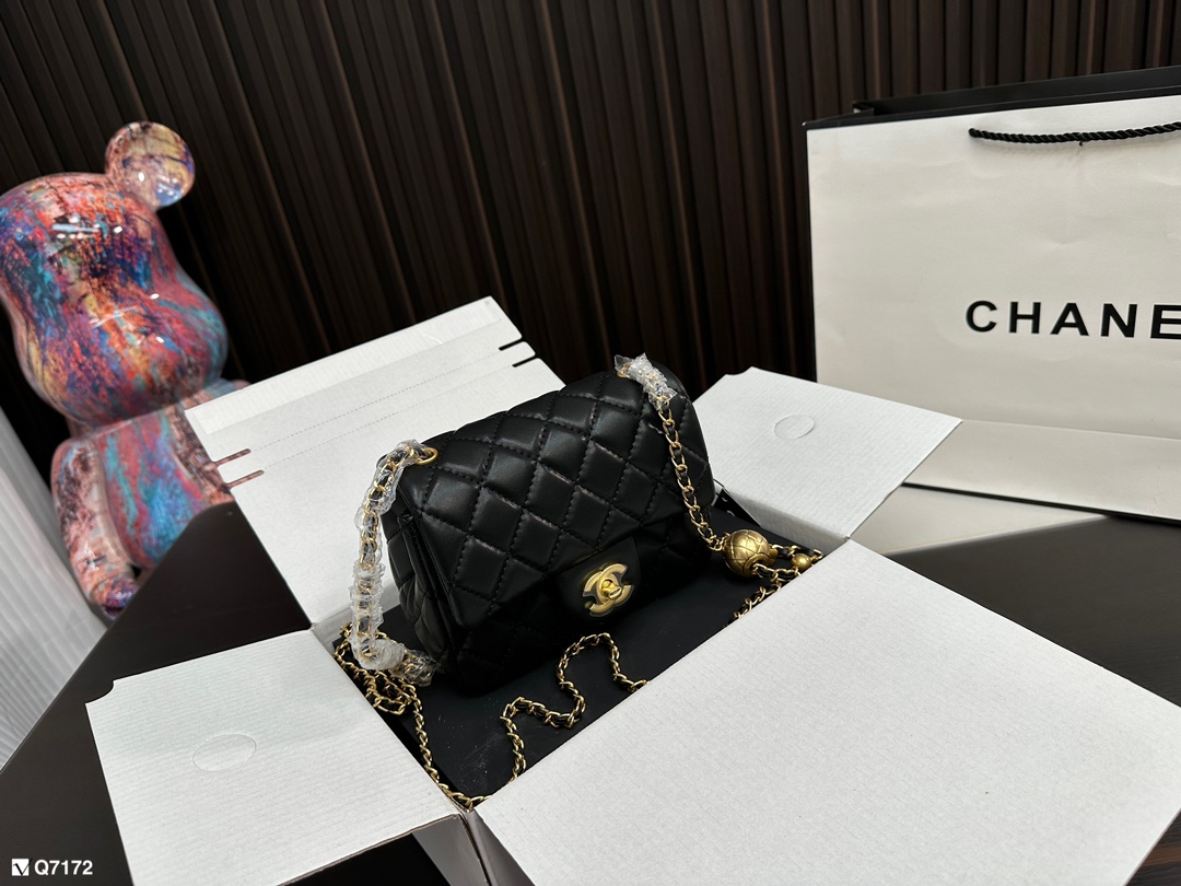 Chanel Crossbody & Shoulder Bags Fashion Chains