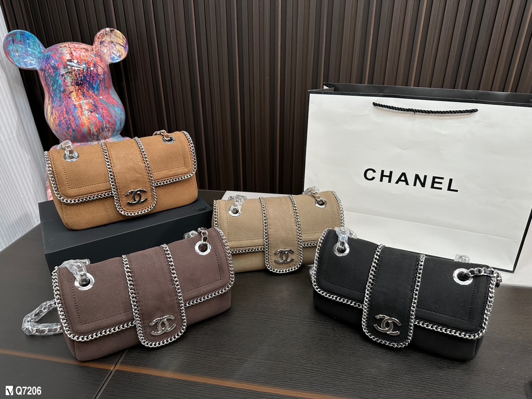 Chanel Classic Flap Bag Crossbody & Shoulder Bags Vintage Underarm