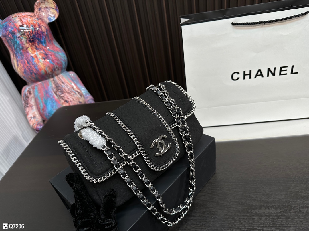 Chanel Classic Flap Bag Crossbody & Shoulder Bags Vintage Underarm