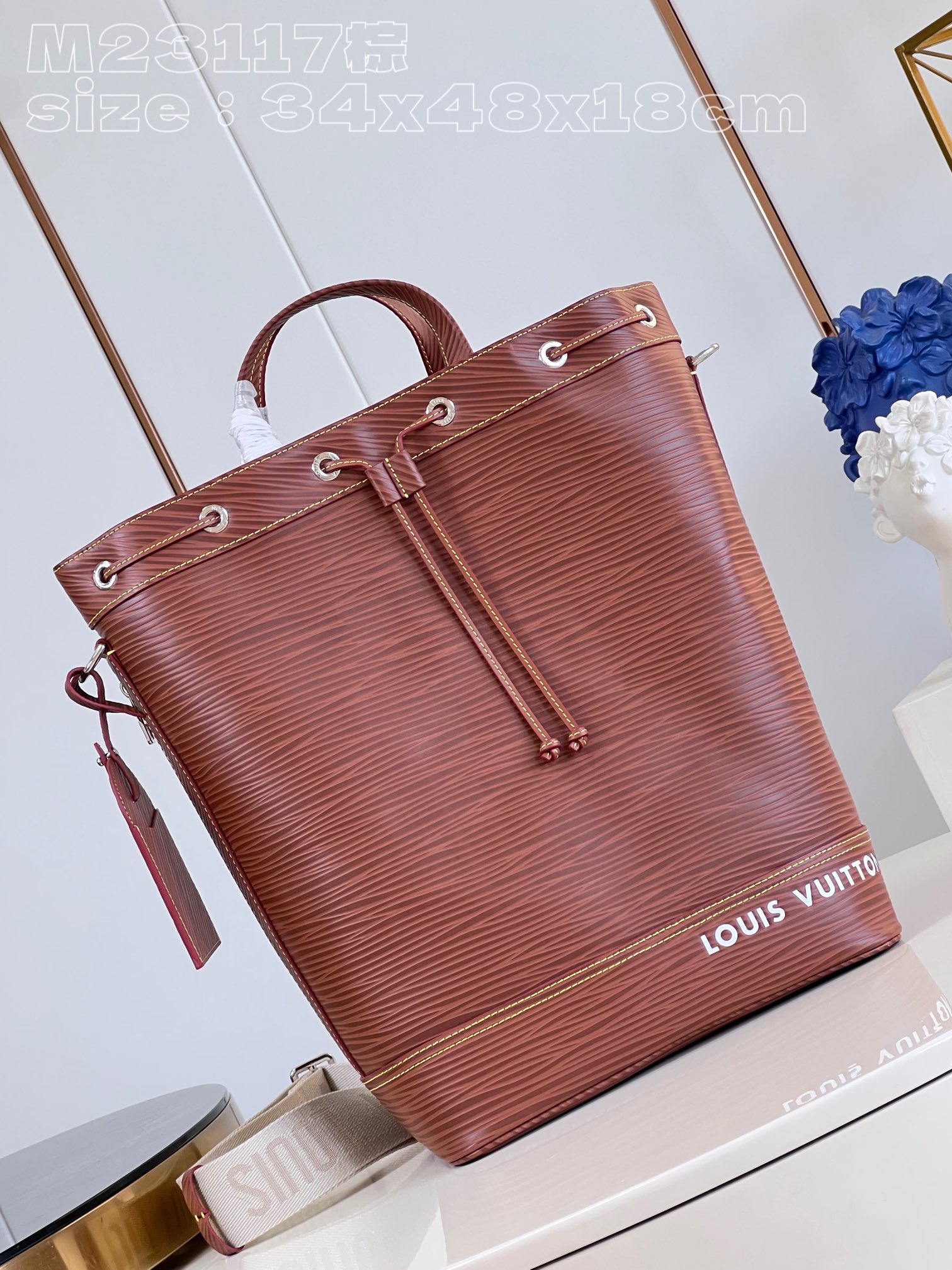 NO:400756,【Exclusive real photo M23117 brown】This Maxi Noé Sling is made of calf leather, and the versatile and versatile design is full of sporty atmosphere. The bag has a spacious interior space and is equipped with a drawstring design to store items safely. The bag body also has 5 D-ring rings, which can be carried in many different ways. It can be carried by hand, or used as a tote bag shoulder or a cross-bowl. 34 x 48 x 18 cm (length x height x width) Z.1550 [warm reminder This model is too big and does not fit in packaging], LV [original leather], louis vuitton,totes,backpacks,cowhide19860909【独家实拍 M23117棕】這款Maxi Noé Sling採用小牛皮製造,百搭多變的設計洋溢運動氣息.袋款內部空間寛敞,配備抽繩設計可穩妥收納物品.袋身亦設有5個D型圈環,可作多種不同方式攜帶,既可手提攜帶,亦可用作托特包肩背或作斜背包攜帶.34 x 48 x 18厘米 (長度 x 高度 x 闊度) Z.1550【温馨提示 此款太大不配包装】,LV【原厂皮】,louis vuitton,totes,backpacks,cowhide,Bag