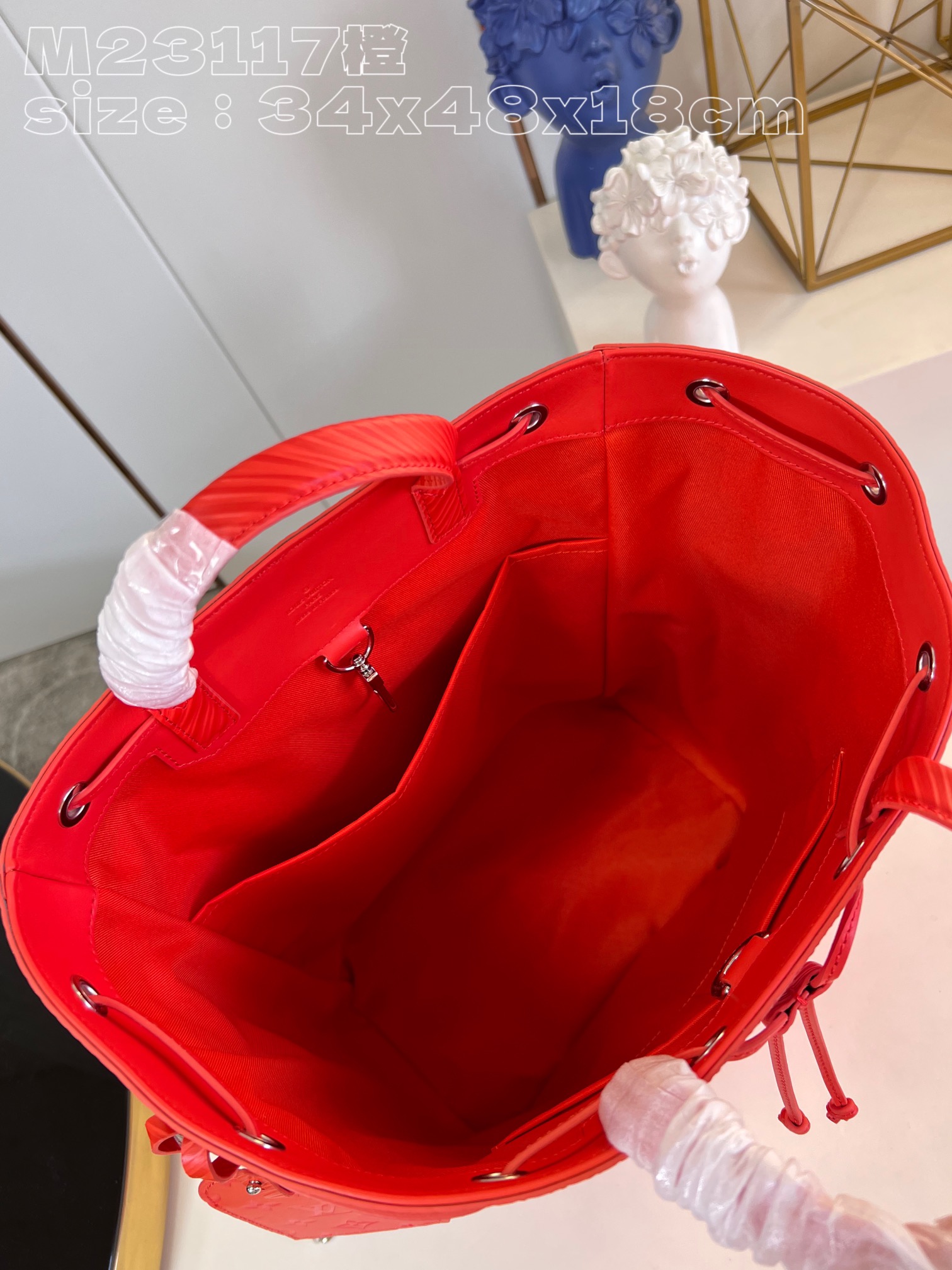 on the shoulder as a tote - Bag 8