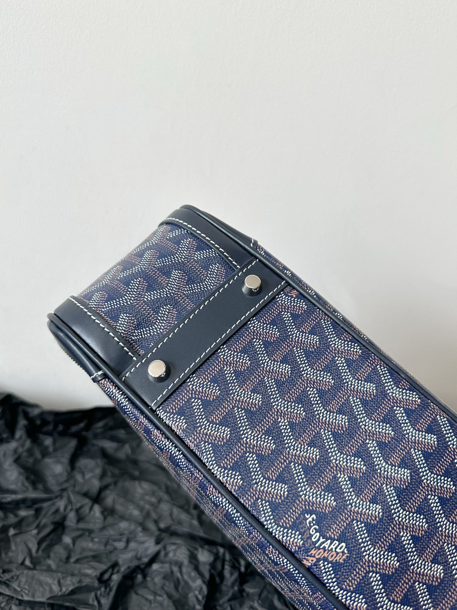 23. Check out the latest inspection-grade goyard bowling ball, medium size, dark blue, and dog-toothed vintage vintage! Recently, Goya has really