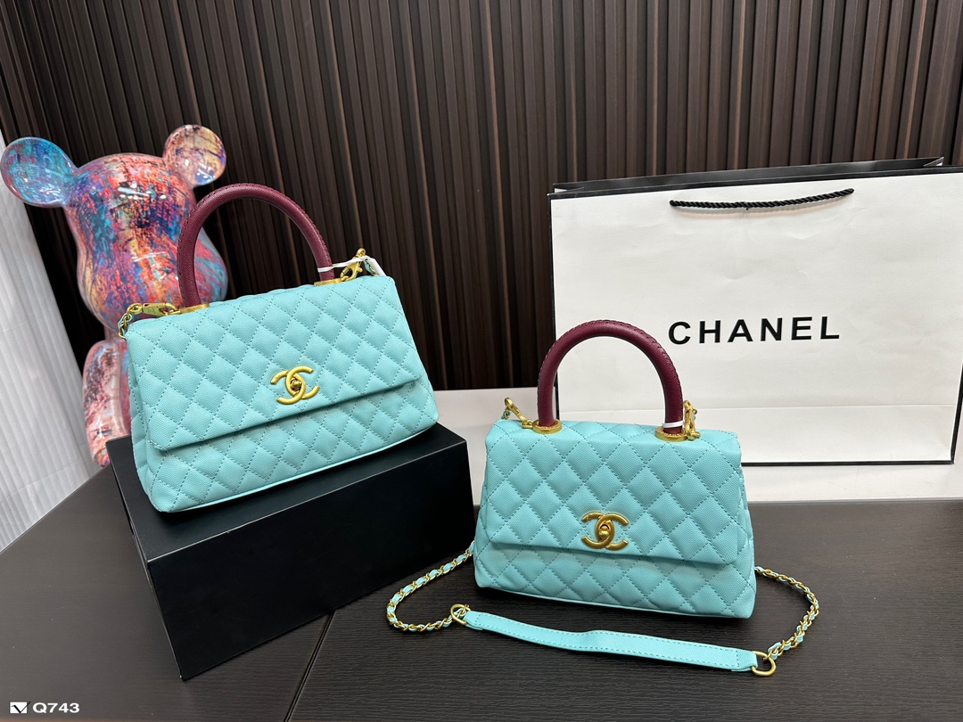 Chanel Classic Flap Bag Flawless
 Crossbody & Shoulder Bags Women Gold Hardware Vintage