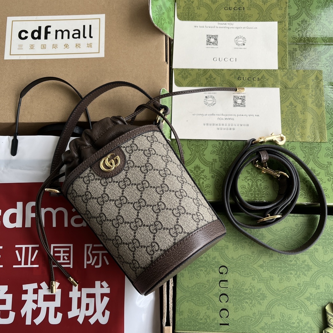 配置专柜包装OPhidia系列以全新尺寸和款式焕新演绎将提手和肩带融于一体灵活缔造多种背携体验标志性双G