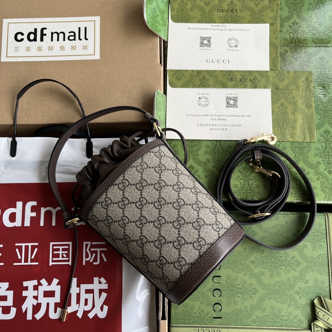 配置专柜包装OPhidia系列以全新尺寸和款式焕新演绎将提手和肩带融于一体灵活缔造多种背携体验标志性双G
