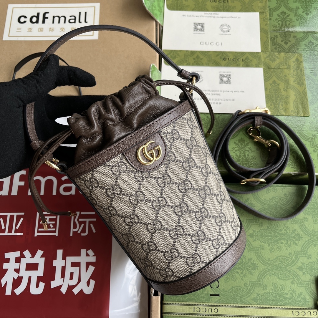 配置专柜包装OPhidia系列以全新尺寸和款式焕新演绎将提手和肩带融于一体灵活缔造多种背携体验标志性双G