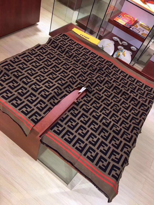 488 Zirconium Special Grant: Fendi Wool Cape with Classic FF Element, Free! - 图片 9