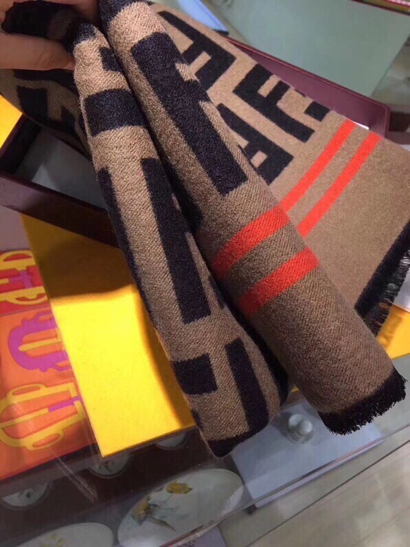 488 Zirconium Special Grant: Fendi Wool Cape with Classic FF Element, Free! - 图片 7