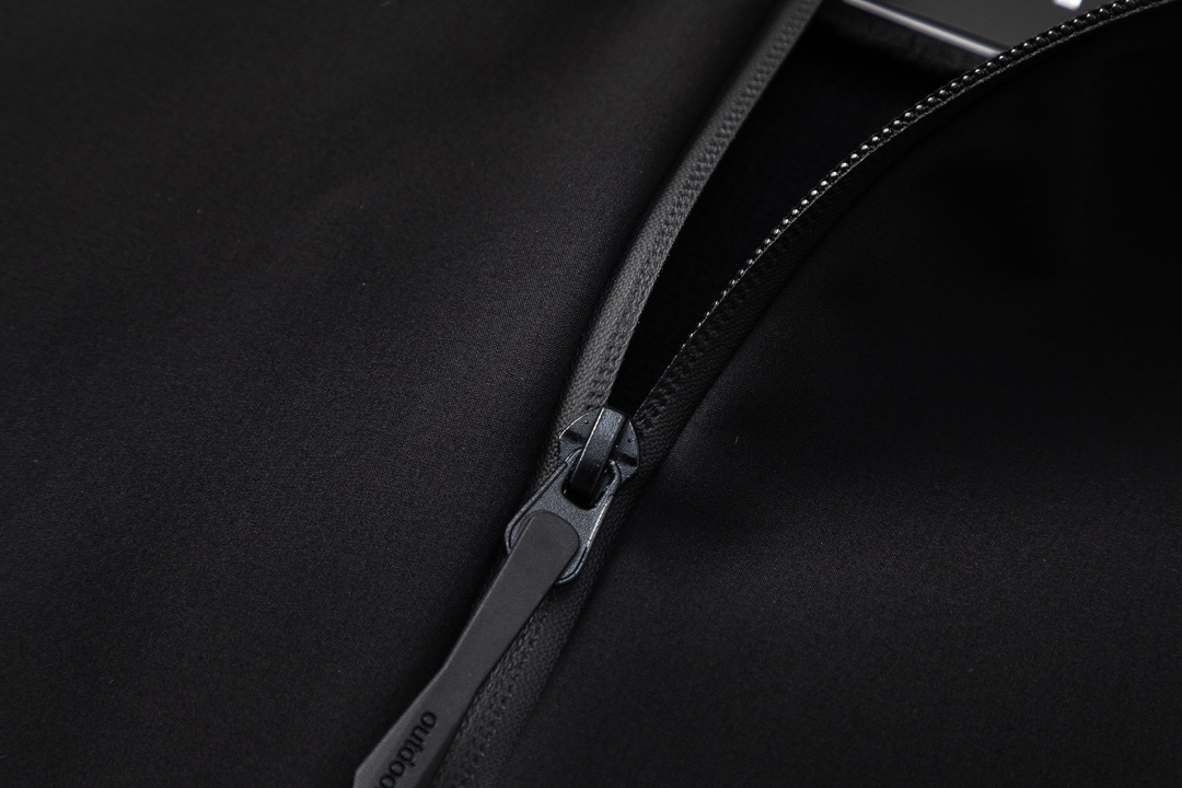 Latest Fall/Winter Training Couple: Descente Velvet Coats & Assault Suit Coats - 图片 6