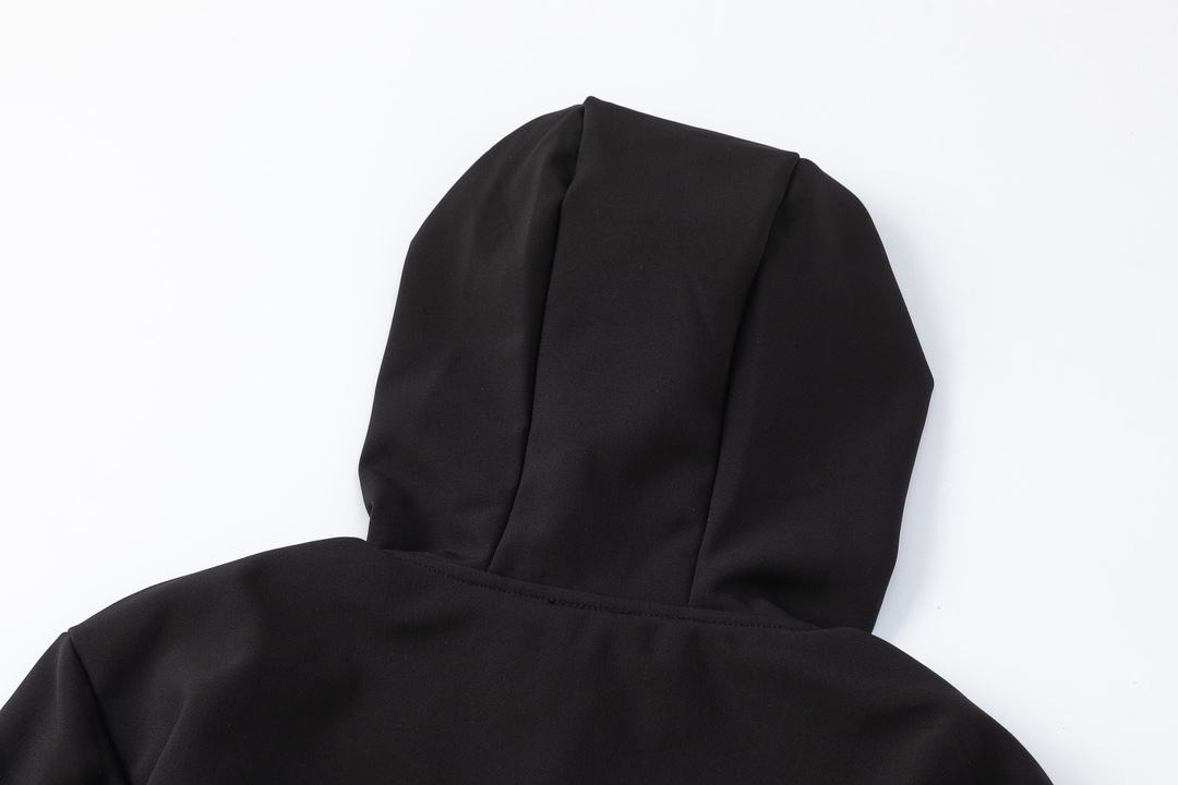 Latest Fall/Winter Training Couple: Descente Velvet Coats & Assault Suit Coats - 图片 7