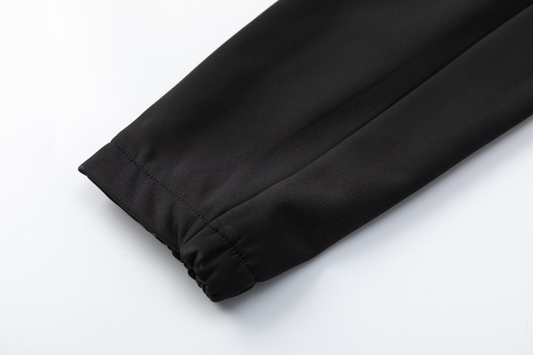 Latest Fall/Winter Training Couple: Descente Velvet Coats & Assault Suit Coats - 图片 9