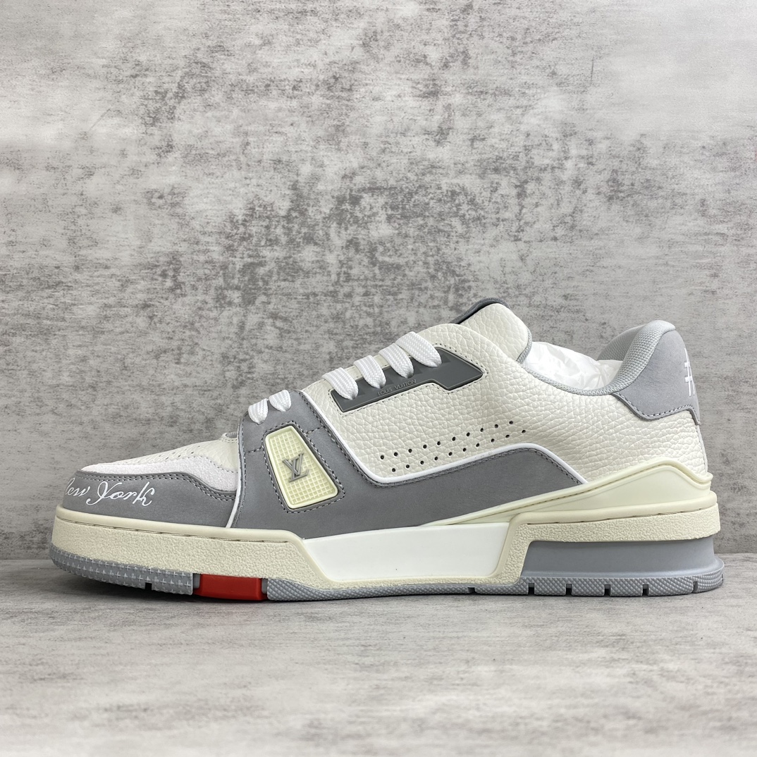 Louis Vuitton 新款上架 2053 Louis*Vuitto* LV Trainer 纽约限定最新款 大底和面料私模 绝对下血本费心思的一款鞋子 自Vifgil到来之后而设计的这一系列 每一季度都深受众多粉丝的青睐 TPU 大底 包装