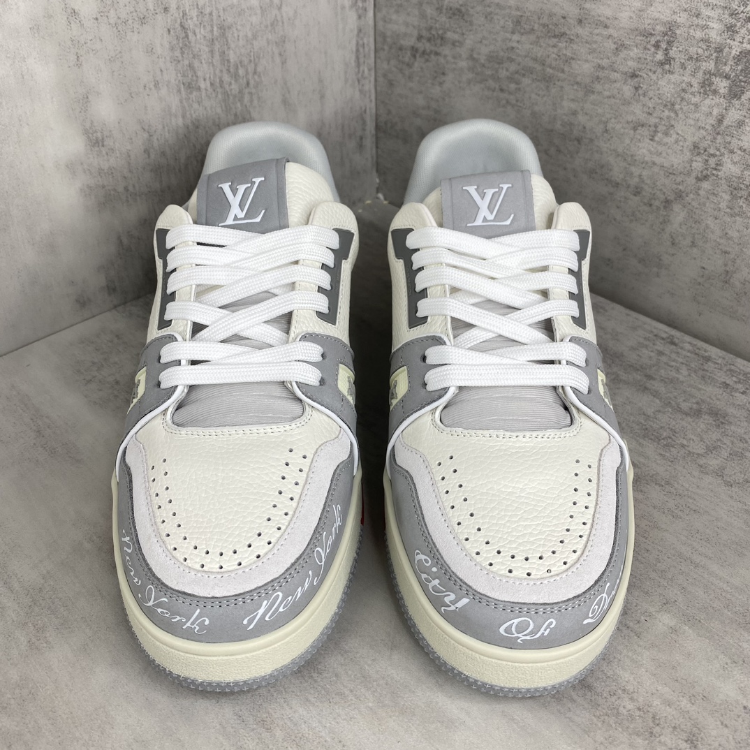 Louis Vuitton 新款上架 2053 Louis*Vuitto* LV Trainer 纽约限定最新款 大底和面料私模 绝对下血本费心思的一款鞋子 自Vifgil到来之后而设计的这一系列 每一季度都深受众多粉丝的青睐 TPU 大底 包装