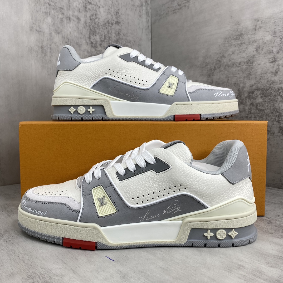 Louis Vuitton 新款上架 2053 Louis*Vuitto* LV Trainer 纽约限定最新款 大底和面料私模 绝对下血本费心思的一款鞋子 自Vifgil到来之后而设计的这一系列 每一季度都深受众多粉丝的青睐 TPU 大底 包装