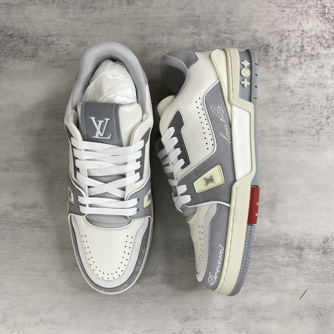 Louis Vuitton 新款上架 2053 Louis*Vuitto* LV Trainer 纽约限定最新款 大底和面料私模 绝对下血本费心思的一款鞋子 自Vifgil到来之后而设计的这一系列 每一季度都深受众多粉丝的青睐 TPU 大底 包装