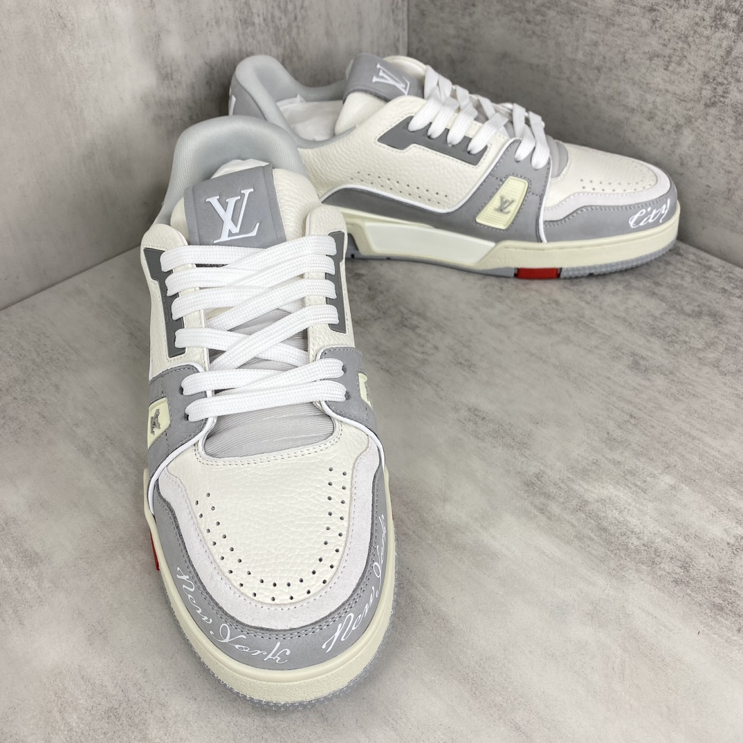 Louis Vuitton 新款上架 2053 Louis*Vuitto* LV Trainer 纽约限定最新款 大底和面料私模 绝对下血本费心思的一款鞋子 自Vifgil到来之后而设计的这一系列 每一季度都深受众多粉丝的青睐 TPU 大底 包装