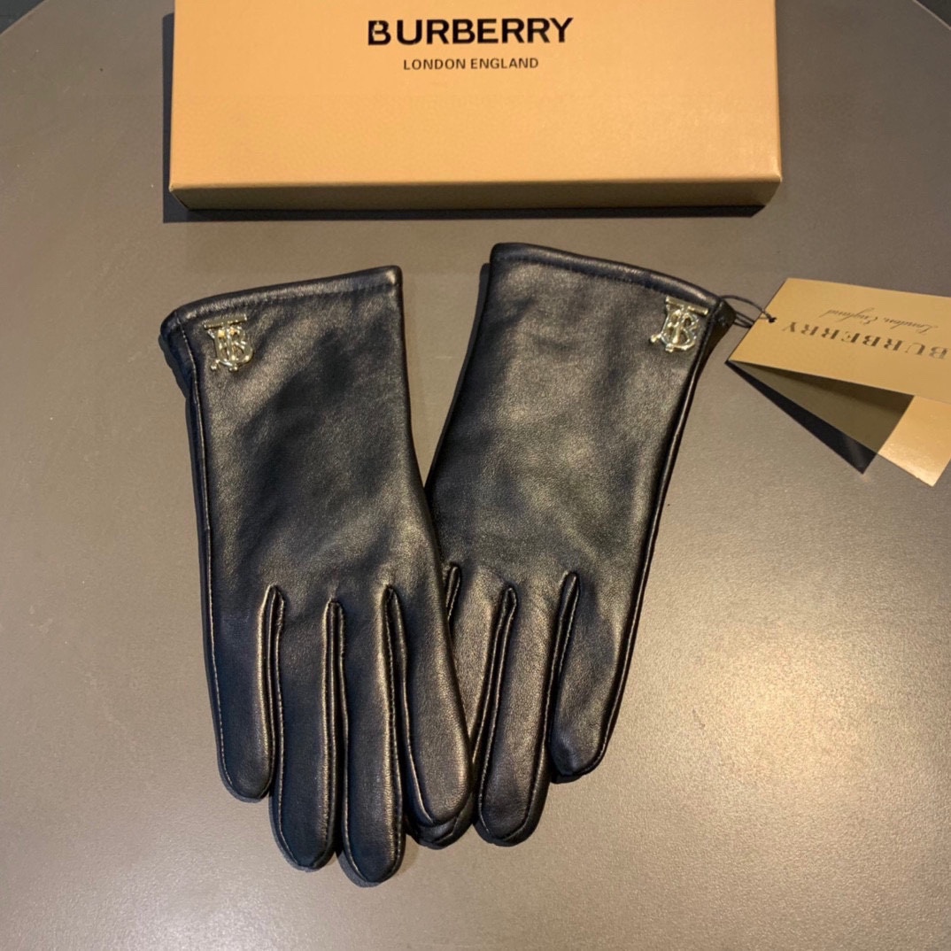 巴宝莉BURBERRY专柜新品羊皮手套时尚手套秋冬保暖加绒内里经典简洁上手超舒适柔软百搭！码数ML