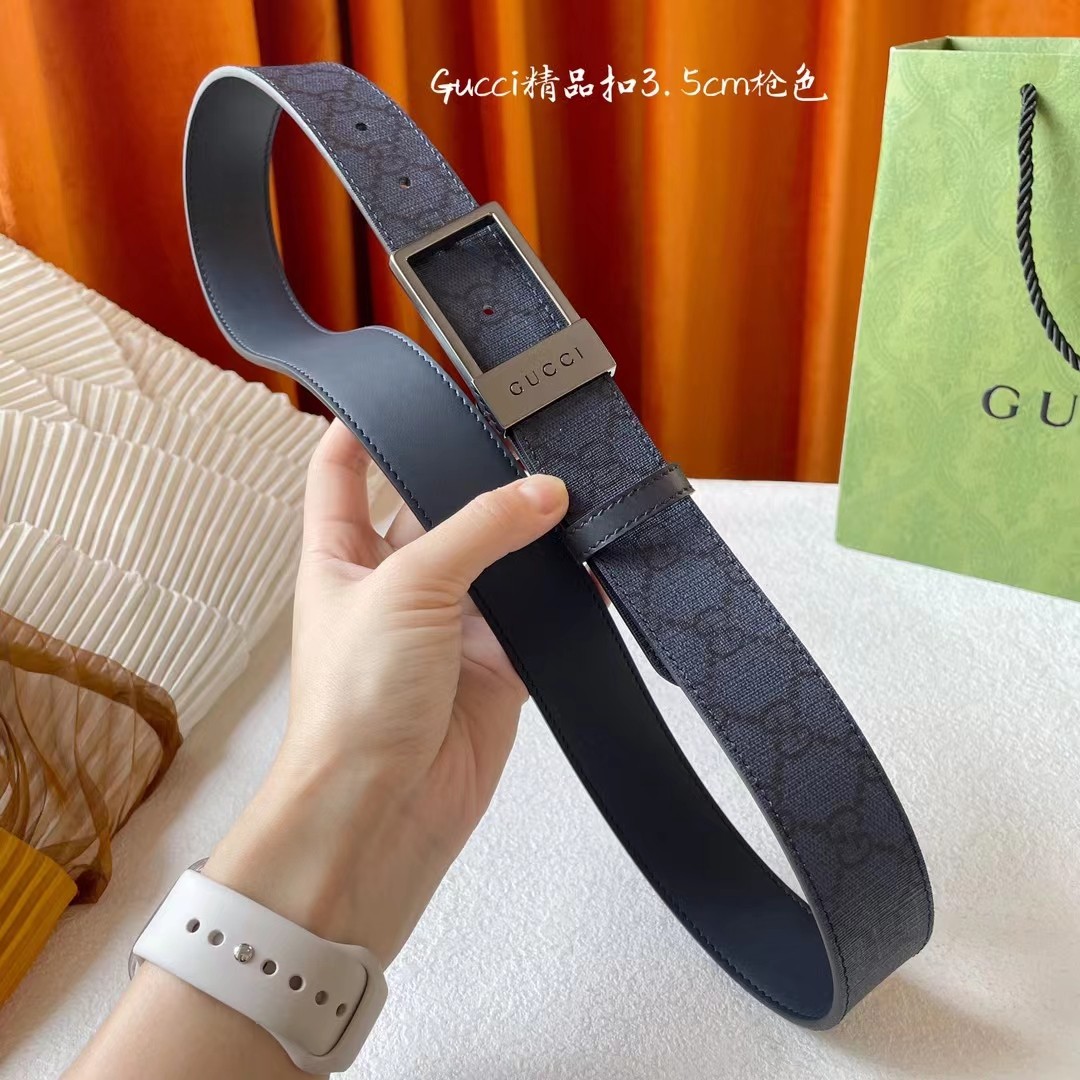 衔接品牌的过去和现在，以焕新方式继续演绎经典元素。这款窄版腰带饰有GG字母交织图案，以Gucci刻花呈现