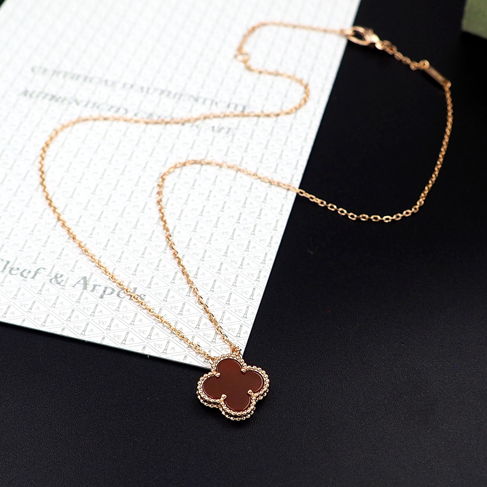 Van Cleef Arpels Vintage Alhambra necklace 18k yellow gold with carnelian 42cm