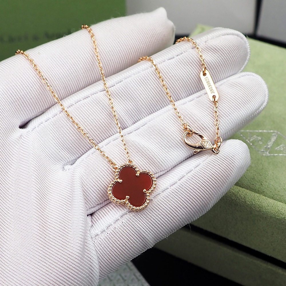 Van Cleef Arpels Vintage Alhambra necklace 18k yellow gold with carnelian 42cm