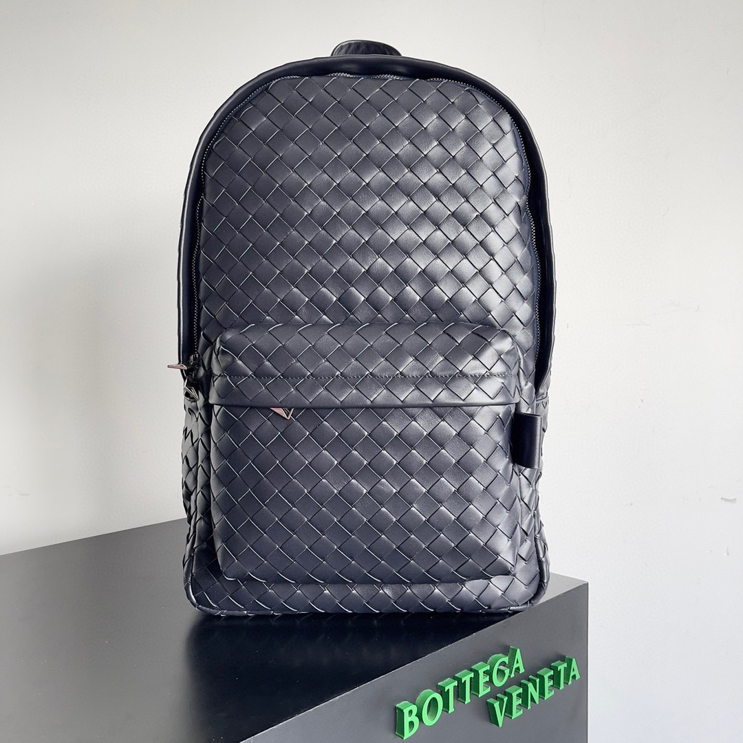 Bottega Veneta Large ~ space blue